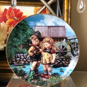 1990 MJ HUMMEL “Hello Down There”- “Little Companions" Collector's Plate